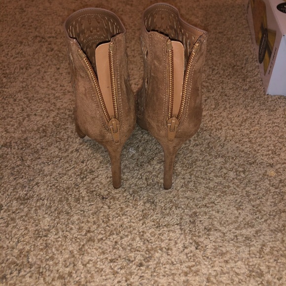 Brown Aldo heels - Picture 3 of 5